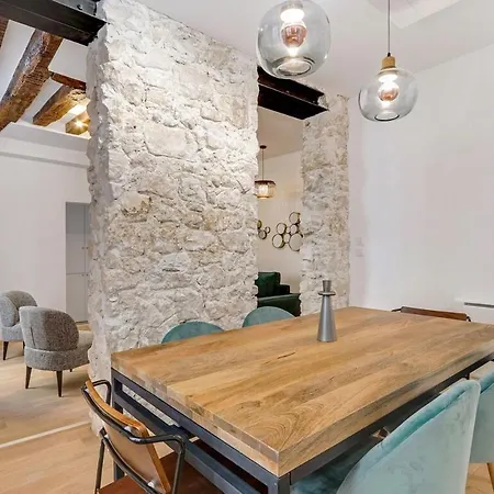 Pick A Flat's In Le Marais - Rue Saint Apoline